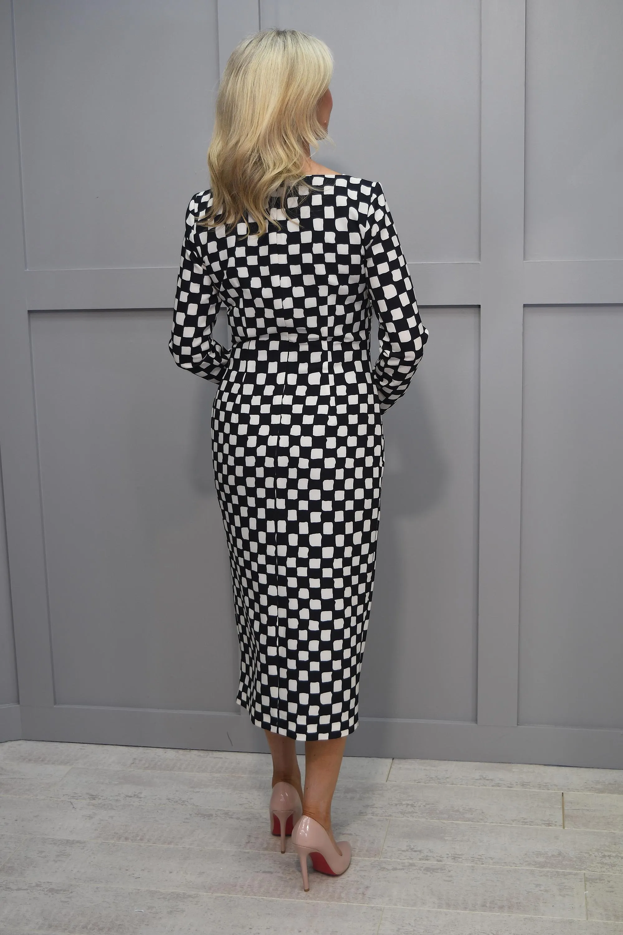 Carla Ruiz Black & Cream Checkered Dress with Ruched Detail - 50057