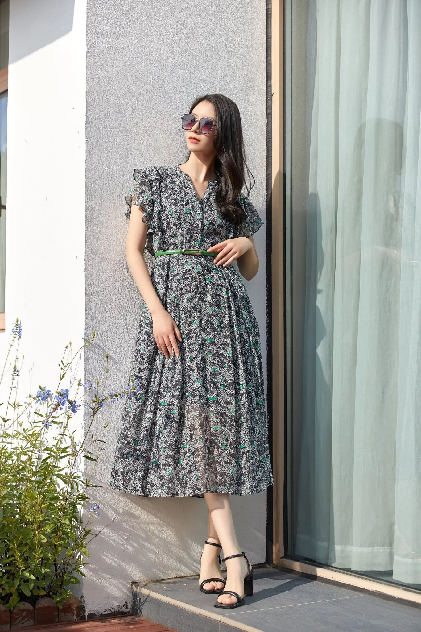 Ditsy Floral Short Sleeve Waisted Maxi Dresses