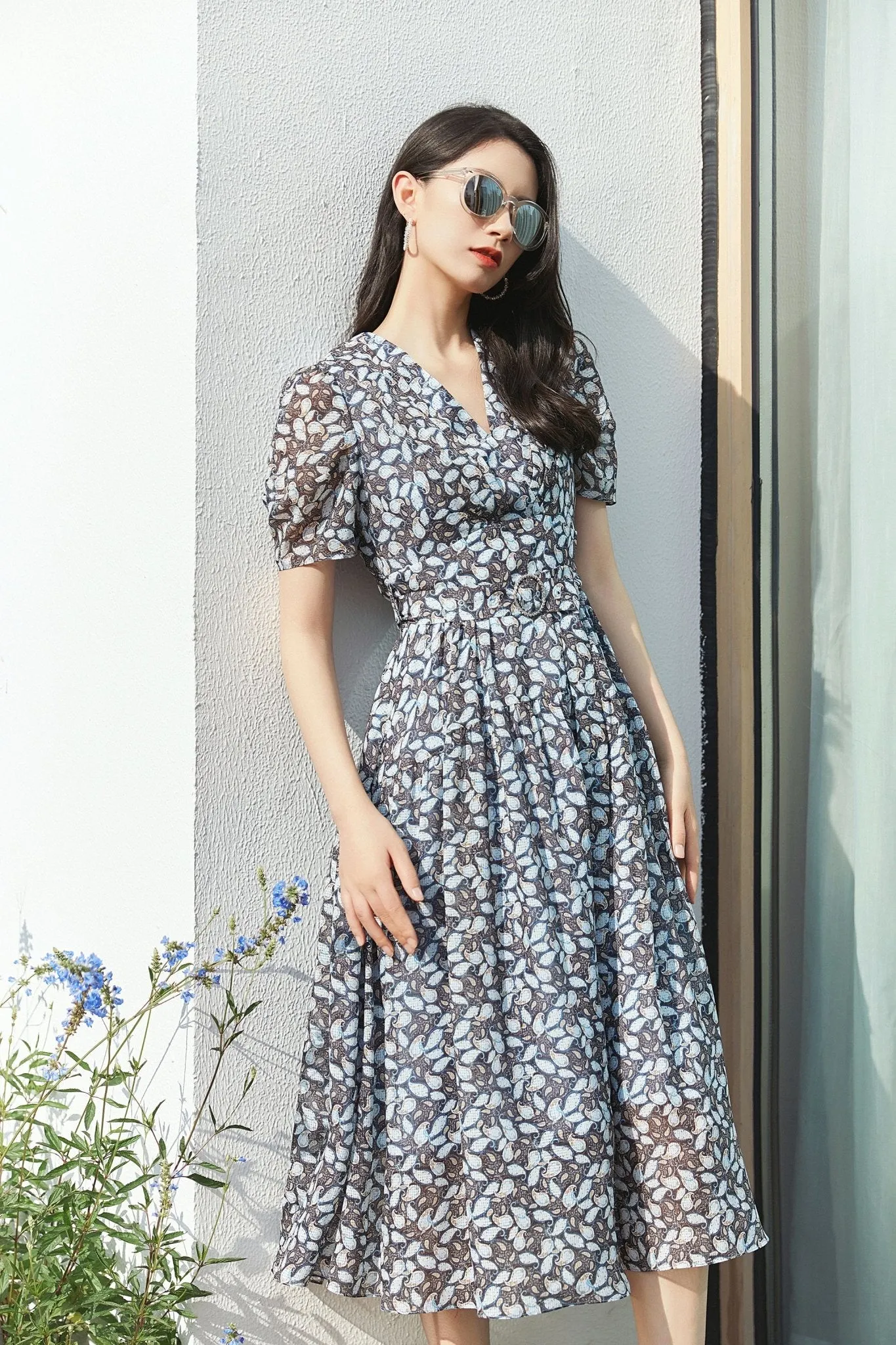 Ditsy Floral Slim Waist Short Sleeve Midi Dress