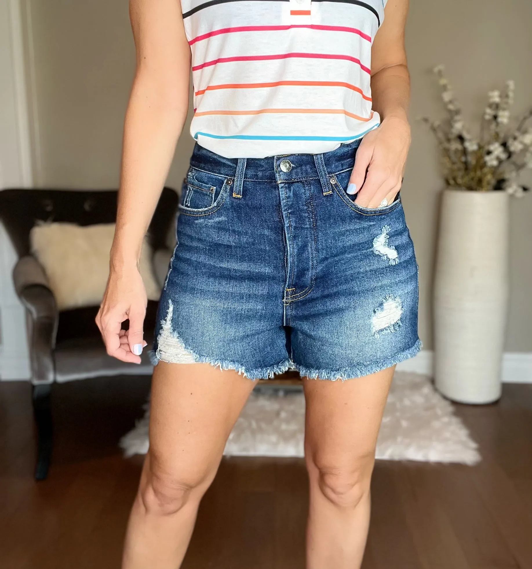 HIGH WAIST HIGH RISE CUT-OFF DENIM SHORT