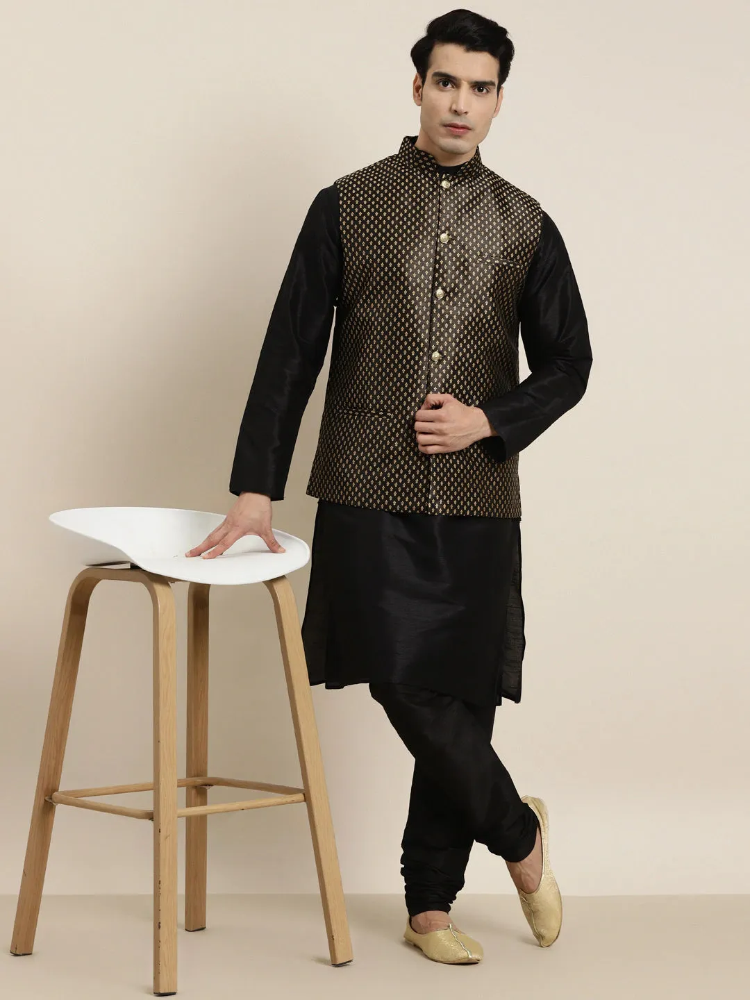 Men's Silk Blend Black Kurta Pyjama & Silk Blend Black Self Design Nehrujacket - Sojanya