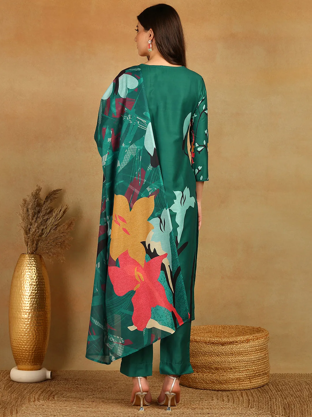 Women Green Silk Blend Floral Printed Straight Kurta Trousers With Dupatta