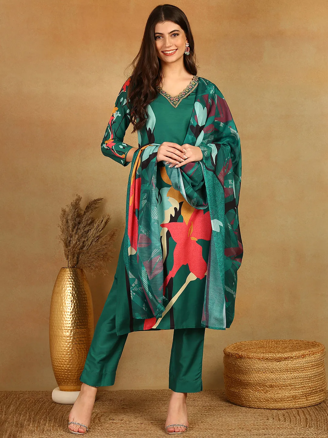 Women Green Silk Blend Floral Printed Straight Kurta Trousers With Dupatta